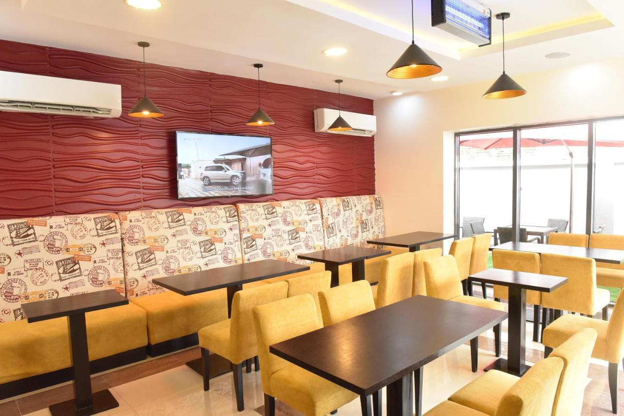 Urban Metro Inn Lagos Exterior photo